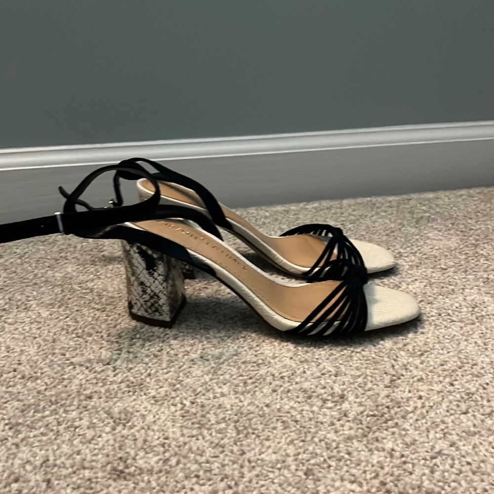 Gipson Latimer Sandals NWOT